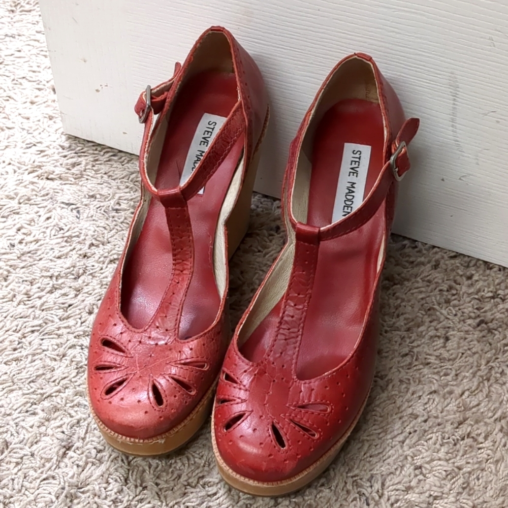 Steve Madden Platform T Strap Mary Jane Style Red Leather and Wooden Platforms